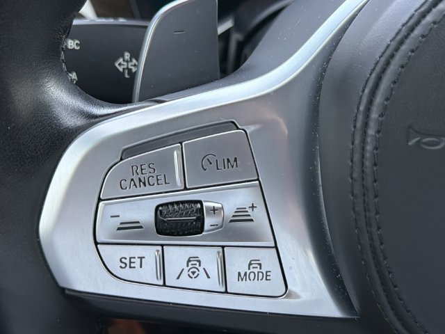 Used 2022 BMW M760i xDrive AWD/4WD image 32