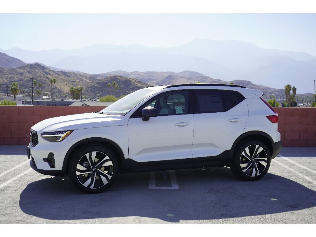 New 2026 Volvo XC40 B5 Ultra w/ Climate Package image 6