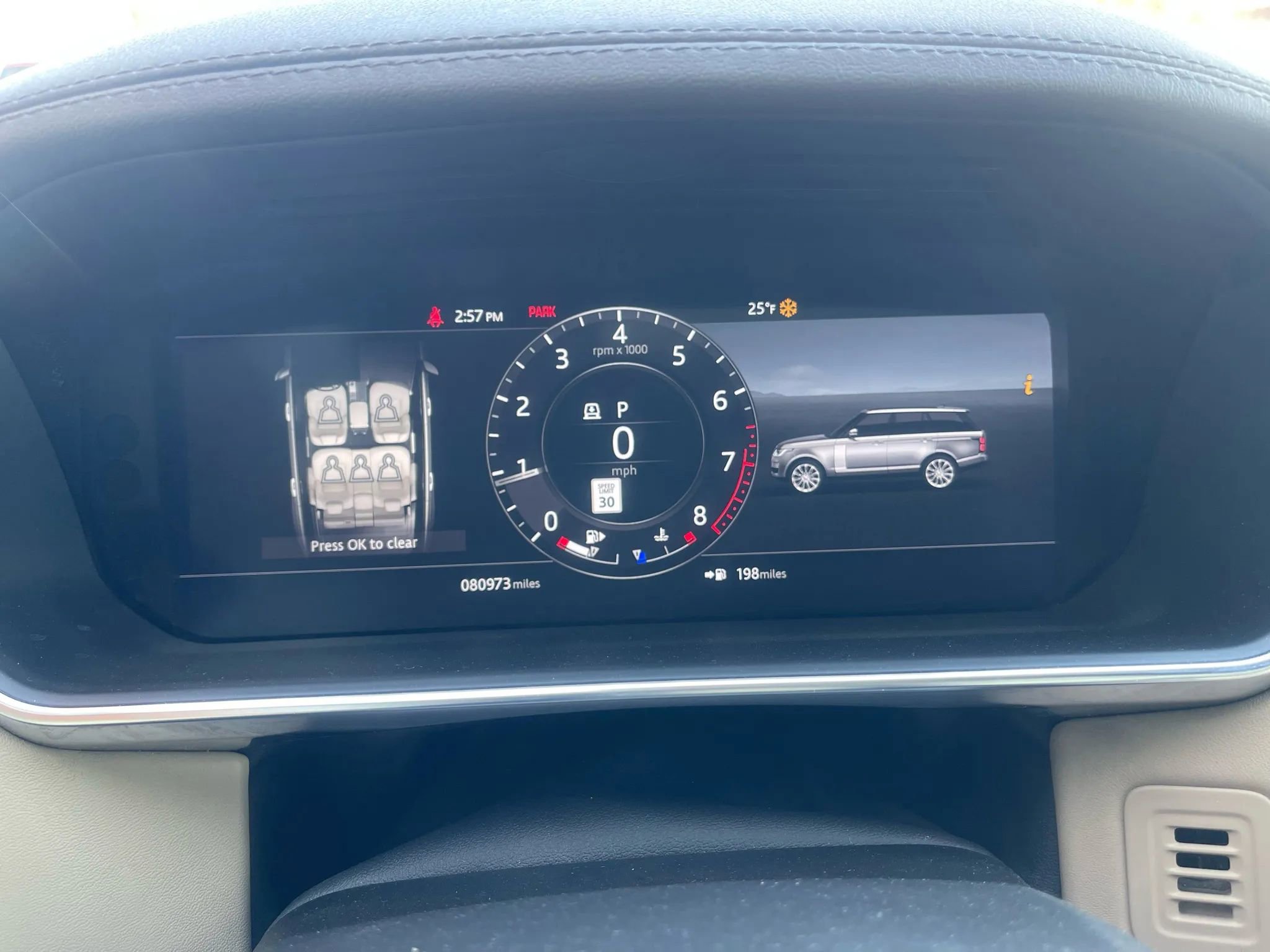 Used 2018 Land Rover Range Rover HSE image 17