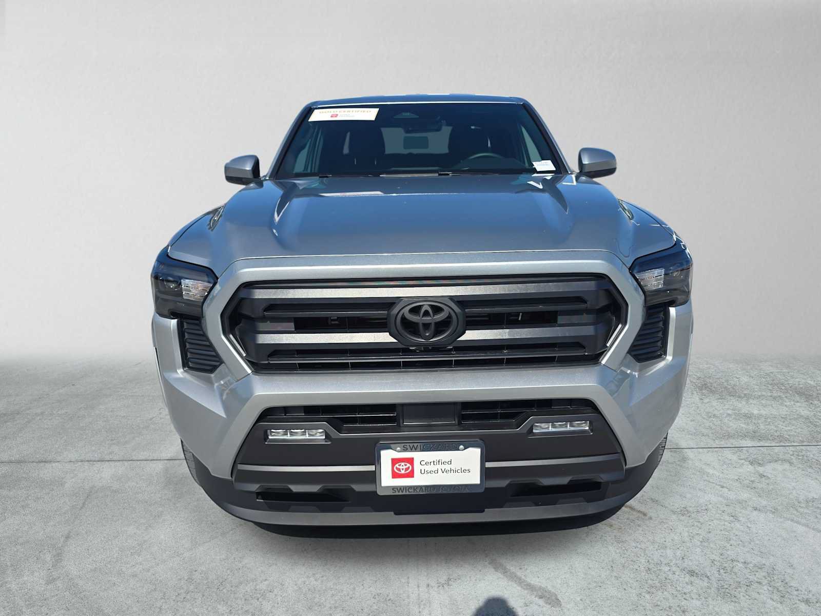 Certified 2025 Toyota Tacoma SR5 AWD/4WD image 8