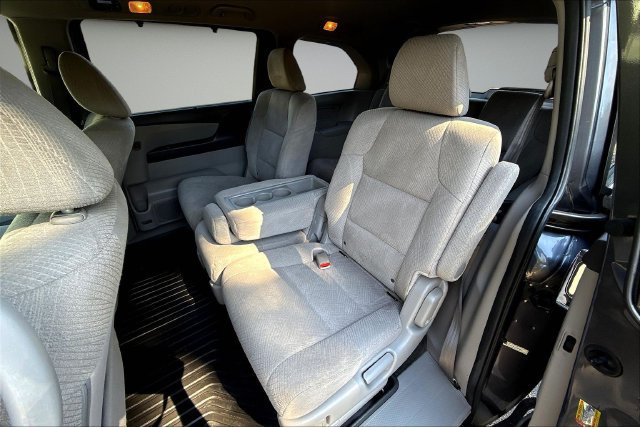 Used 2016 Honda Odyssey SE image 24