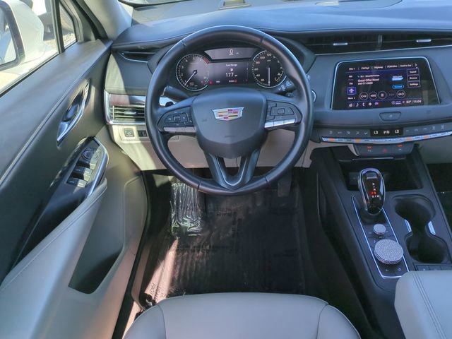Used 2021 Cadillac XT4 Luxury w/ Driver Awareness Package image 17
