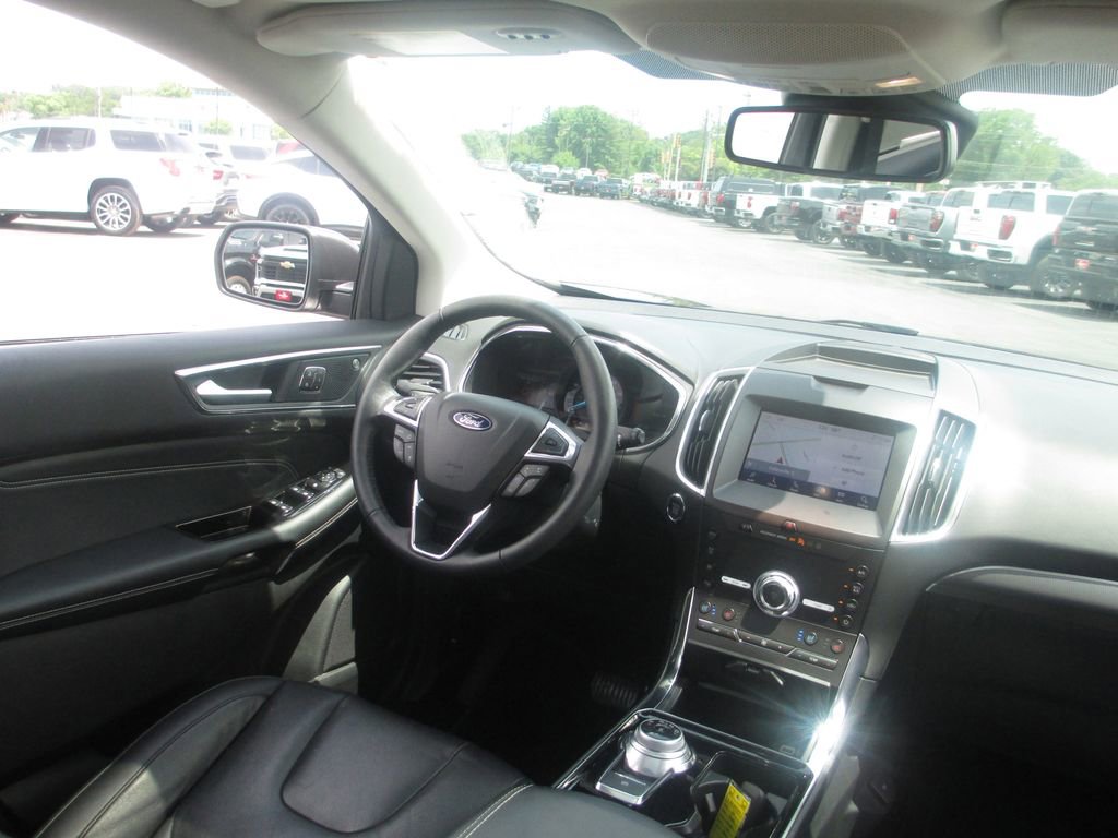 Used 2020 Ford Edge Titanium w/ Equipment Group 301A AWD/4WD image 27