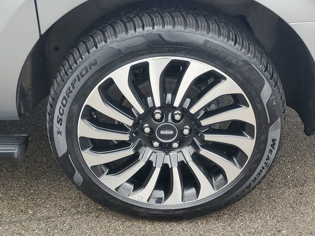 Used 2022 Lincoln Navigator L Black Label AWD/4WD image 6