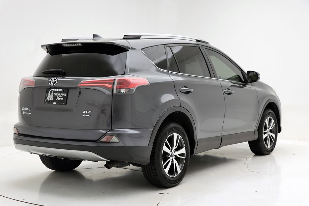 Used 2017 Toyota RAV4 XLE AWD/4WD image 8