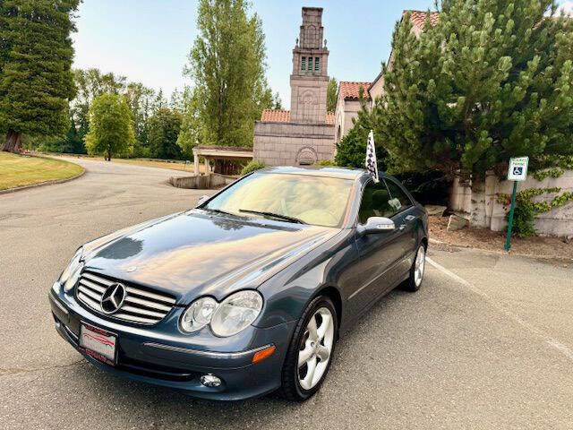 Used 2005 Mercedes-Benz CLK 320 Coupe image 2