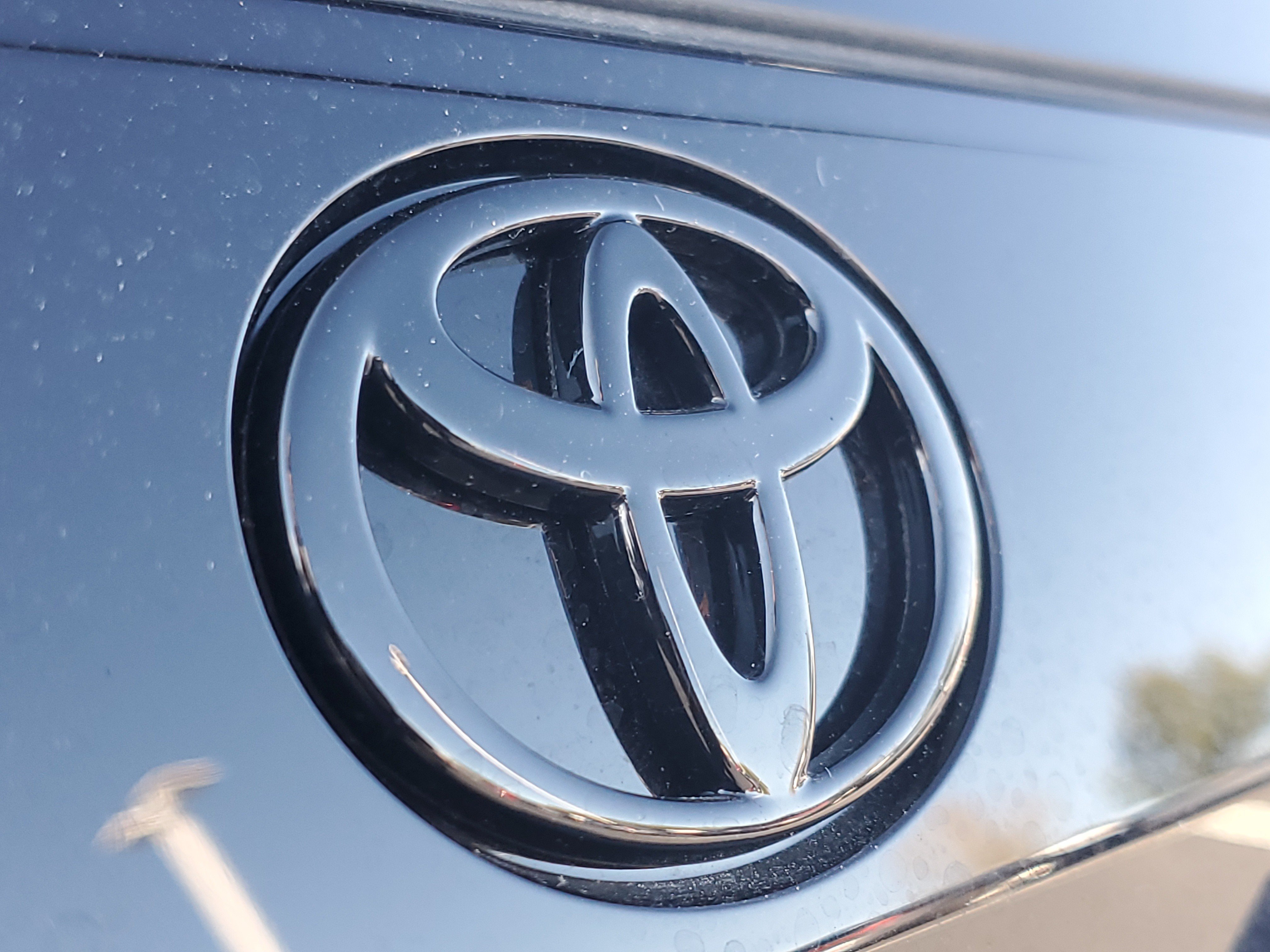 Used 2026 Toyota RAV4 XLE Premium FWD image 7