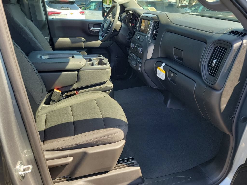 New 2026 Chevrolet Silverado 2500 Custom w/ Custom Value Package AWD/4WD image 17