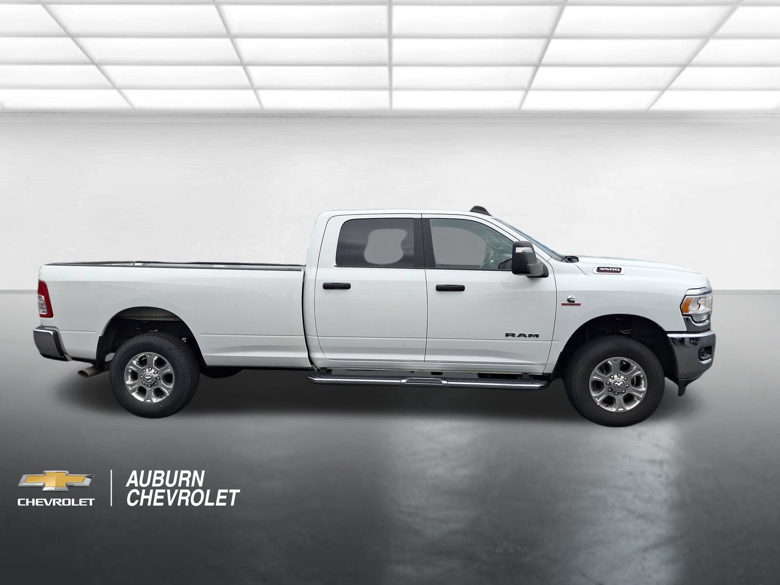 Used 2024 RAM 3500 Big Horn AWD/4WD image 2