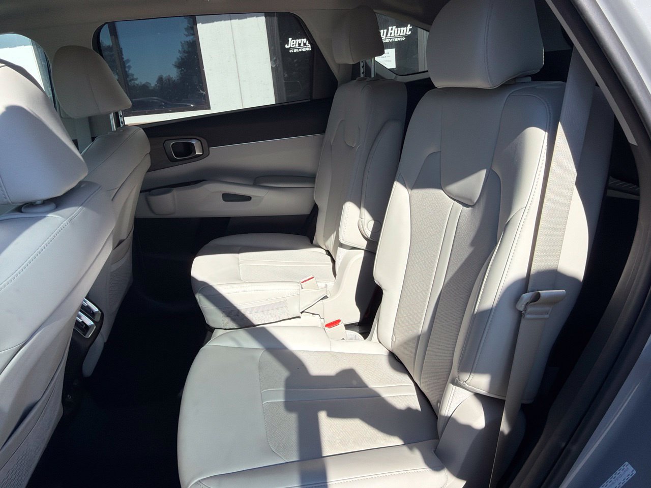 Used 2023 Kia Sorento EX w/ Panoramic Sunroof Package FWD image 6