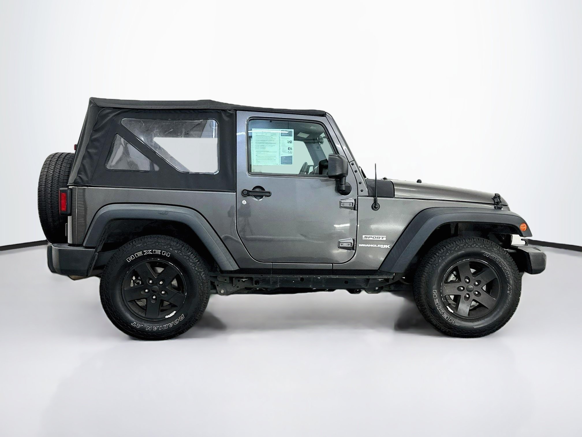 Used 2018 Jeep Wrangler Sport AWD/4WD image 10