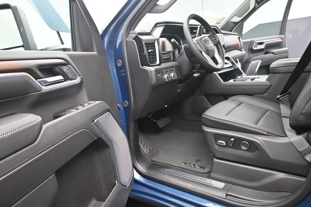 New 2026 GMC Sierra 2500 Denali w/ Denali Reserve Package AWD/4WD image 9
