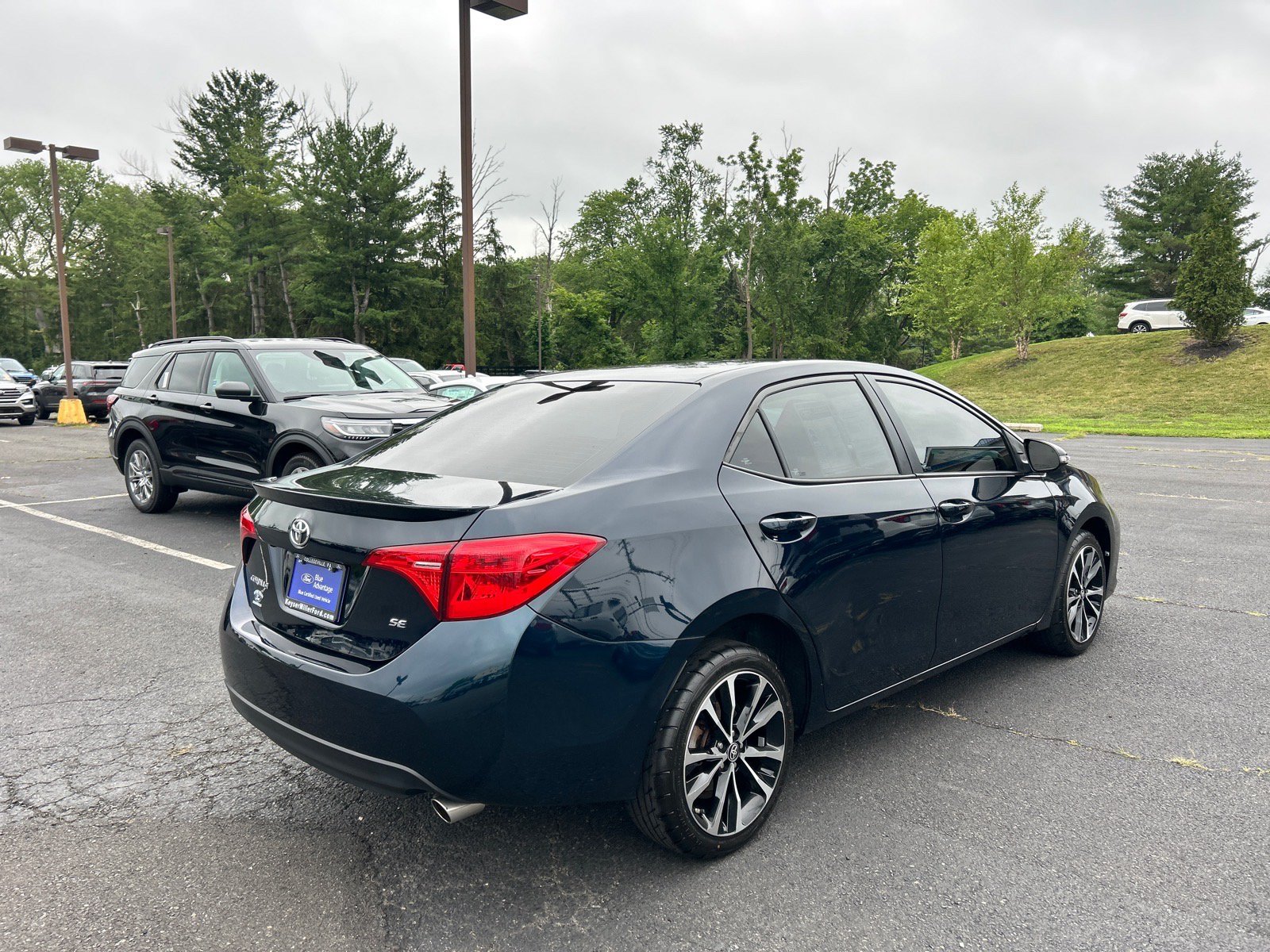 Used 2017 Toyota Corolla SE w/ Carpet Mat Package (TMS) FWD image 12