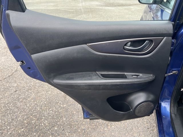 Used 2020 Nissan Rogue Sport S image 18