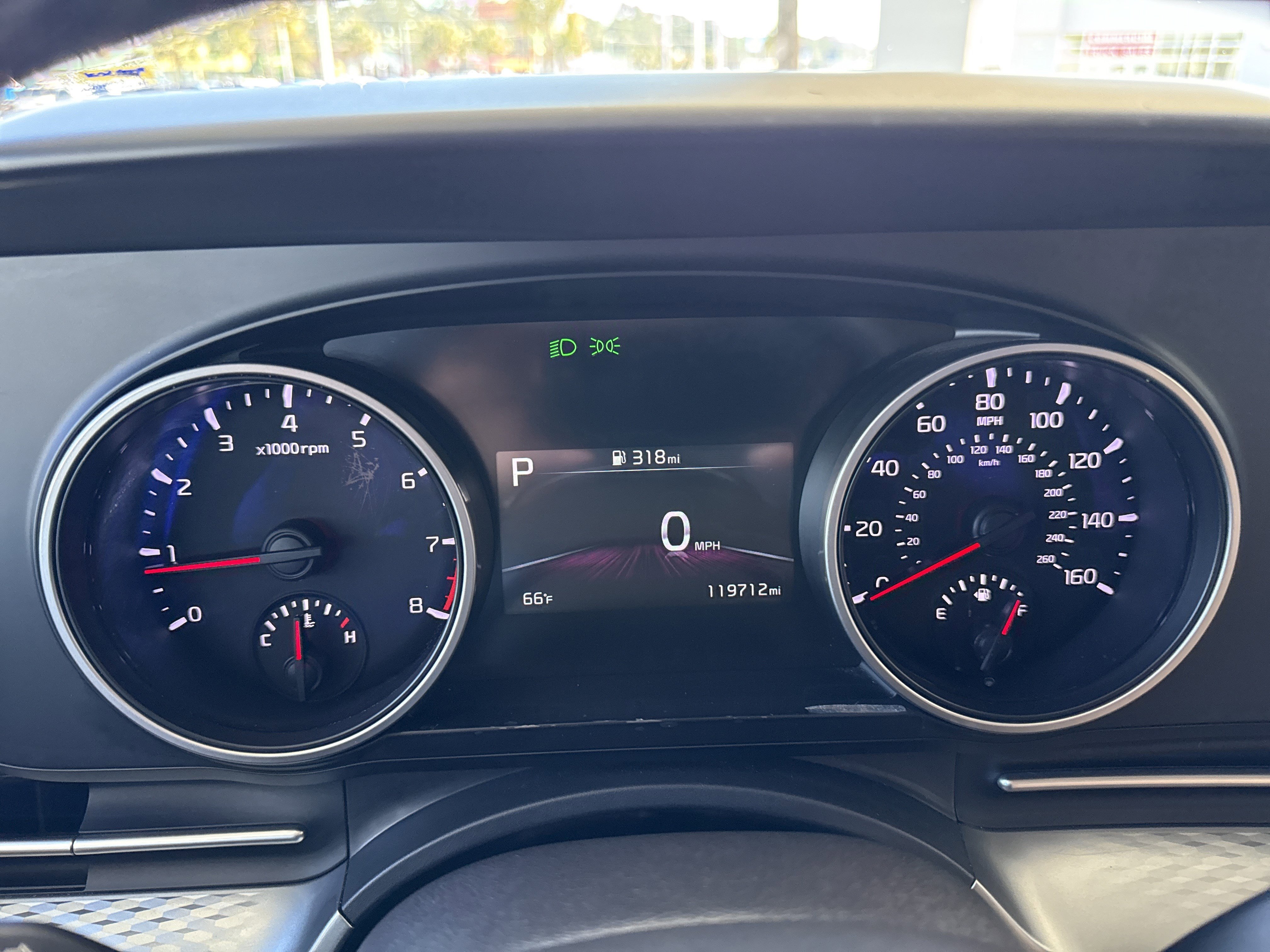 Used 2023 Kia Carnival LX image 20