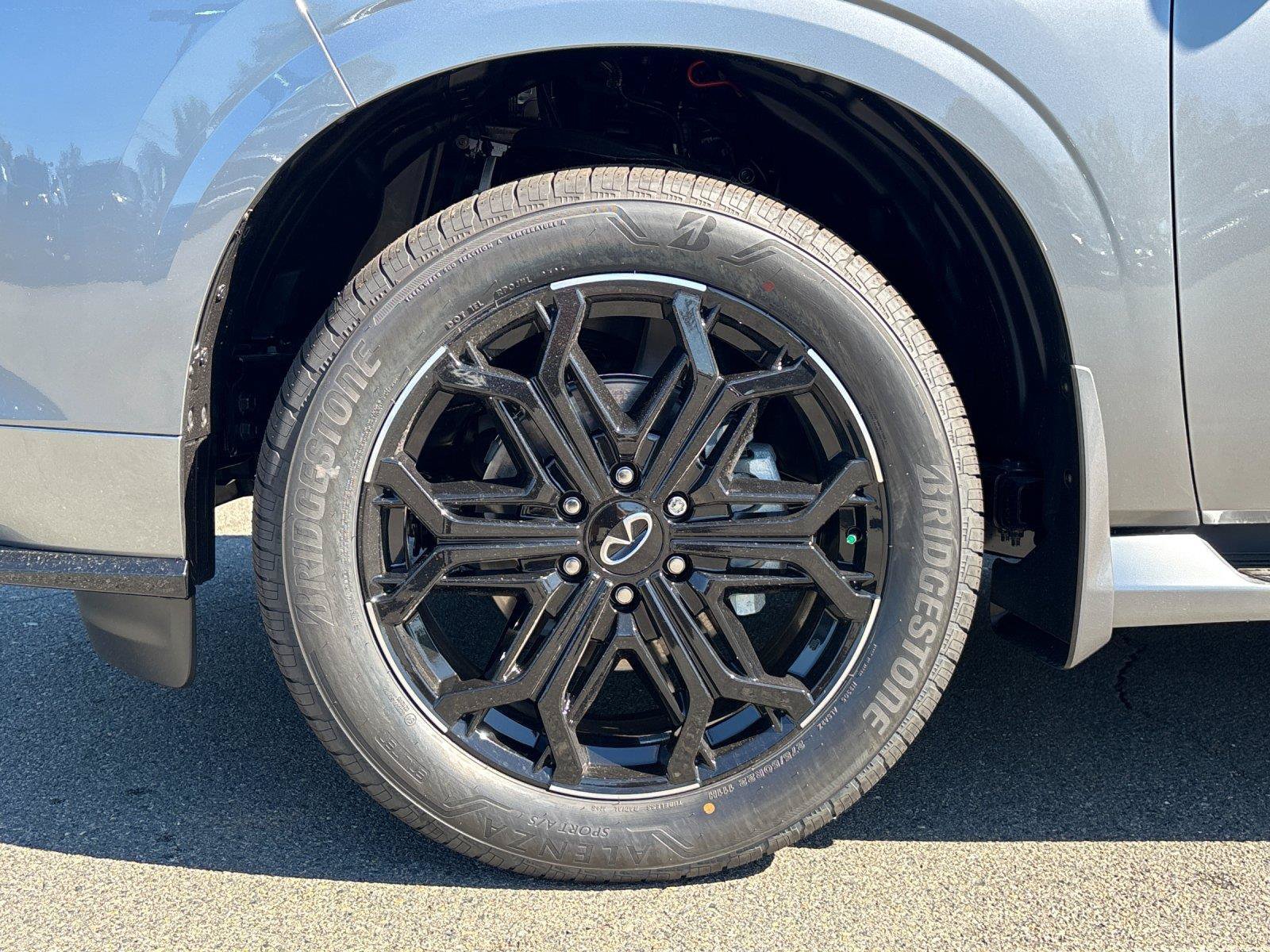 New 2027 INFINITI QX80 Sensory AWD/4WD image 10