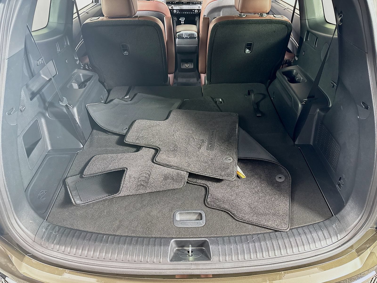 Used 2024 Kia Telluride EX w/ EX Captain's Chair Package AWD/4WD image 22