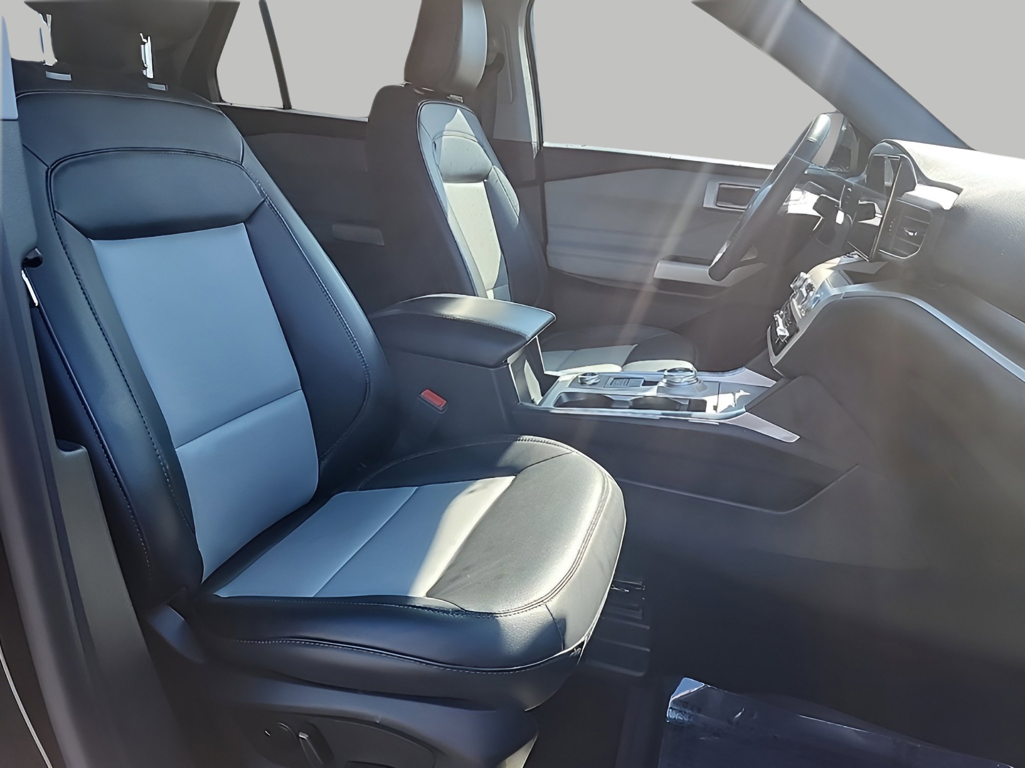 Certified 2023 Ford Explorer XLT w/ Equipment Group 202A image 6