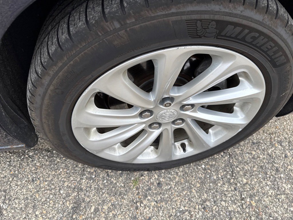 Used 2016 Buick LaCrosse image 24