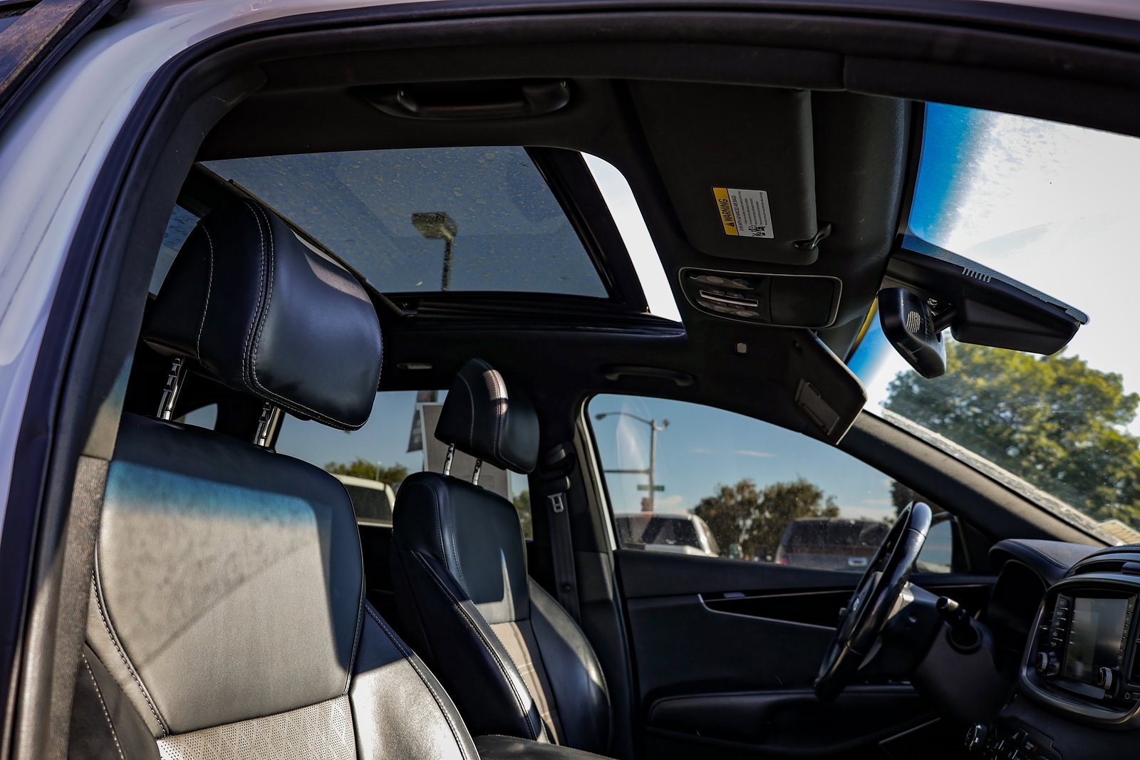 Used 2017 Kia Sorento SX image 27