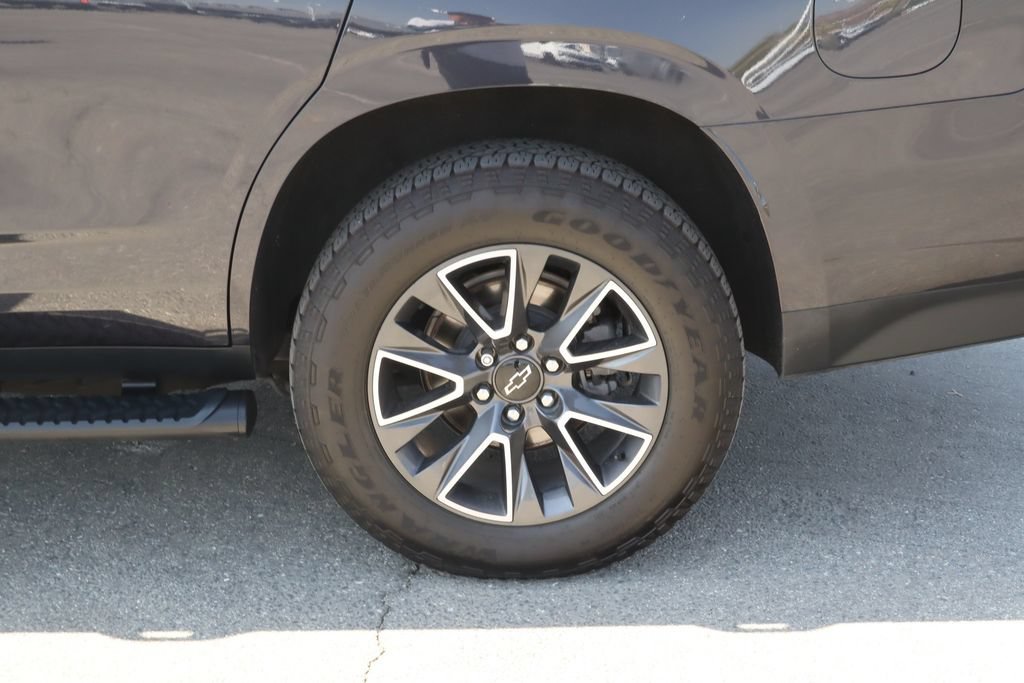 Used 2022 Chevrolet Tahoe Z71 w/ Luxury Package AWD/4WD image 13