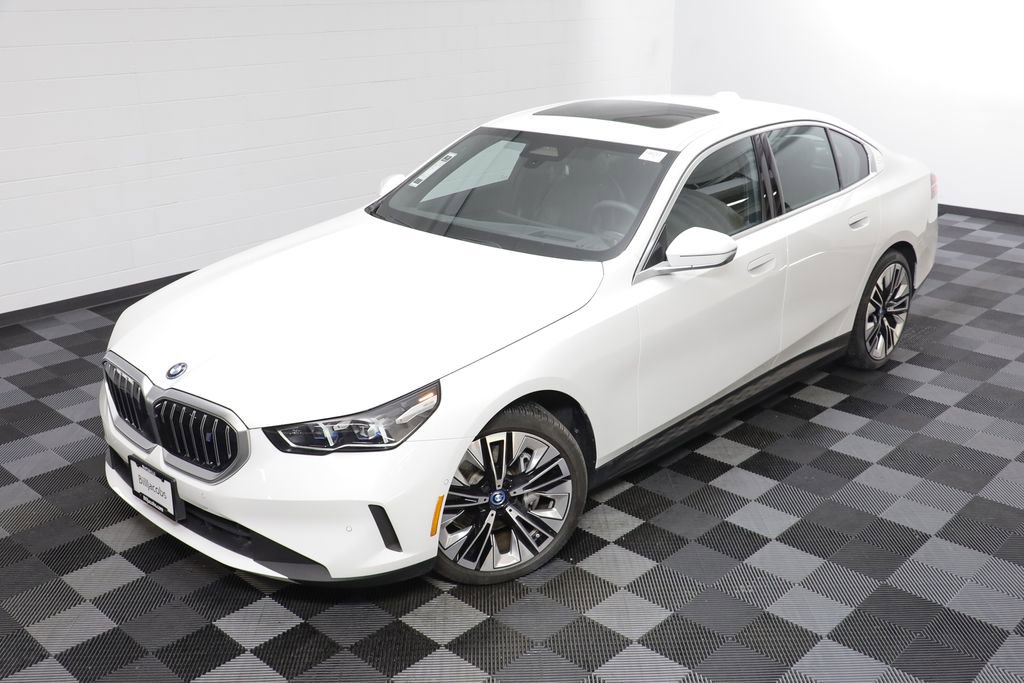 Certified 2025 BMW i5 xDrive40 w/ Premium Package image 2