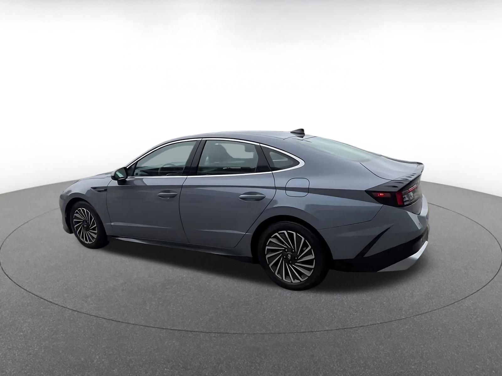 Used 2025 Hyundai Sonata SEL FWD image 15