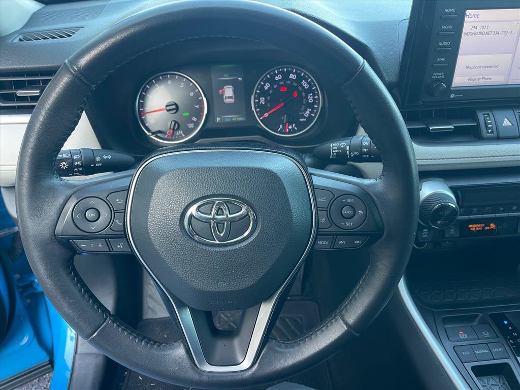 Used 2020 Toyota RAV4 XLE Premium image 7