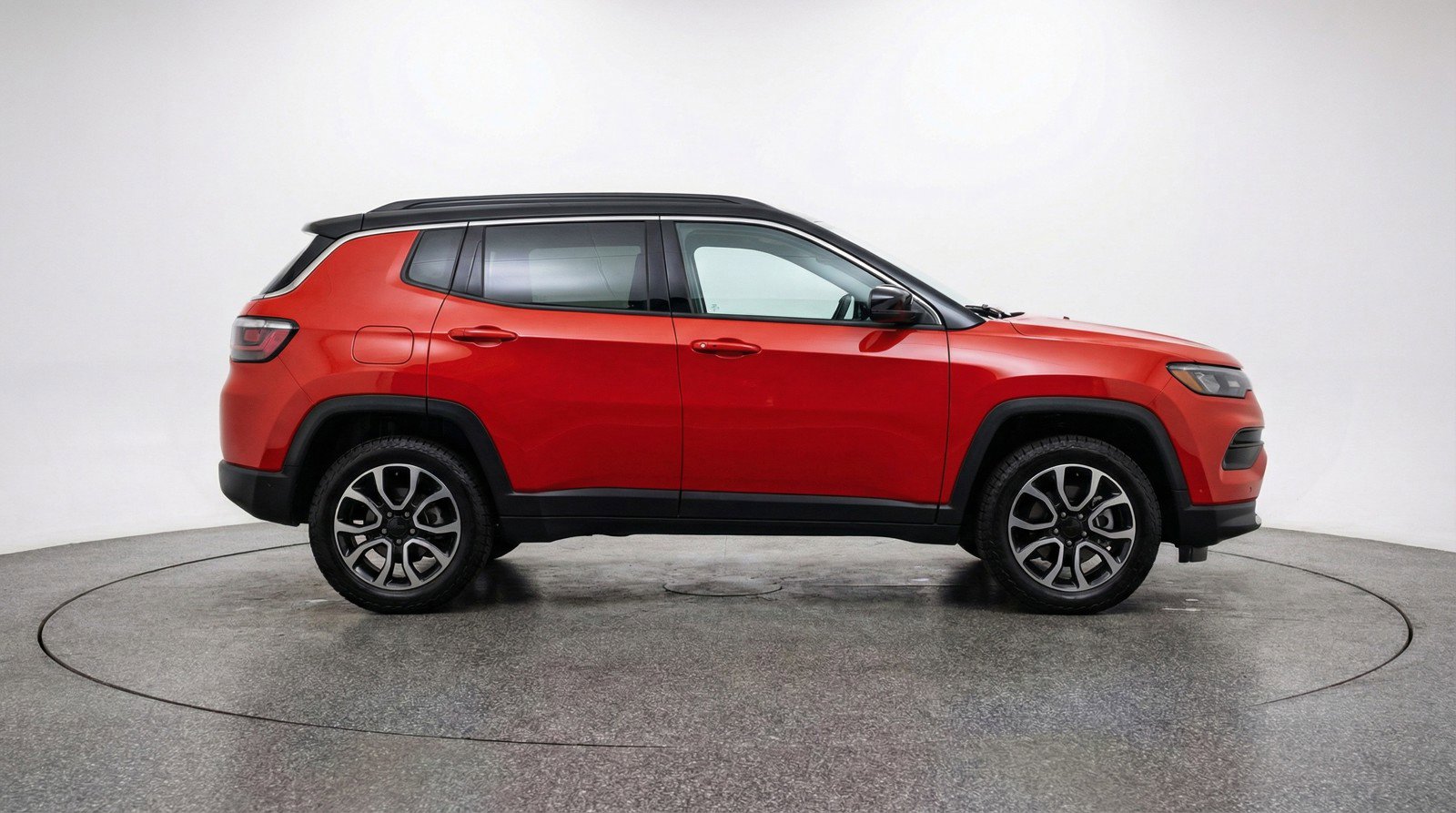Used 2025 Jeep Compass Trailhawk image 11