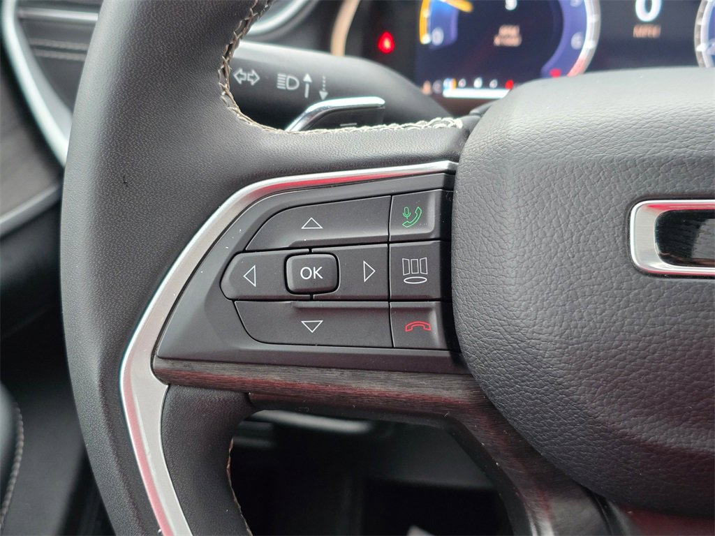 Used 2024 Jeep Grand Cherokee L Limited w/ Luxury Tech Group II image 33