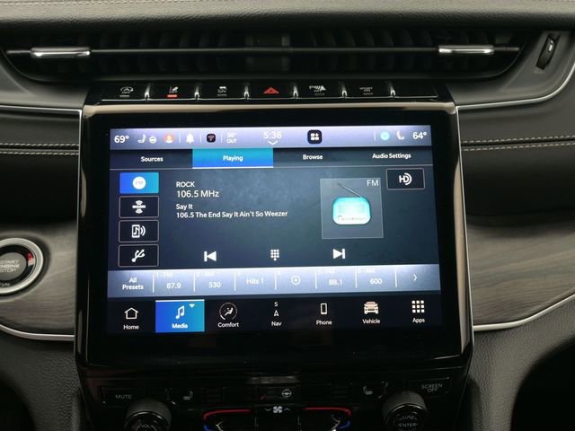 Used 2023 Jeep Grand Cherokee Limited image 12