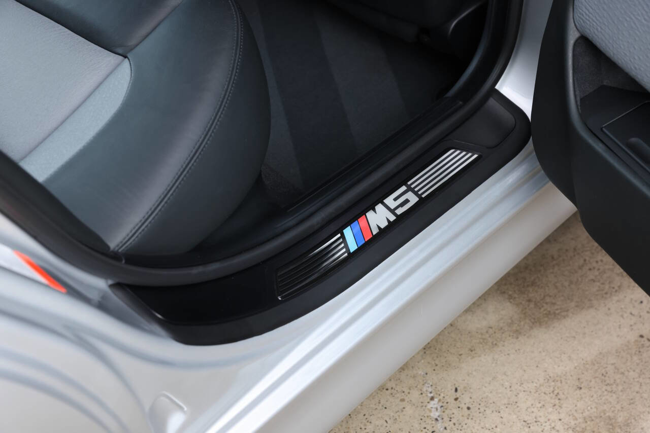 Used 2003 BMW M5 image 52