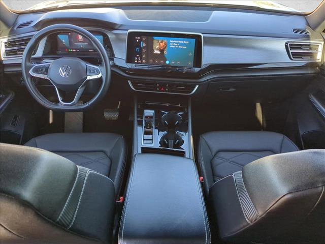 Used 2025 Volkswagen Atlas Cross Sport SE image 17