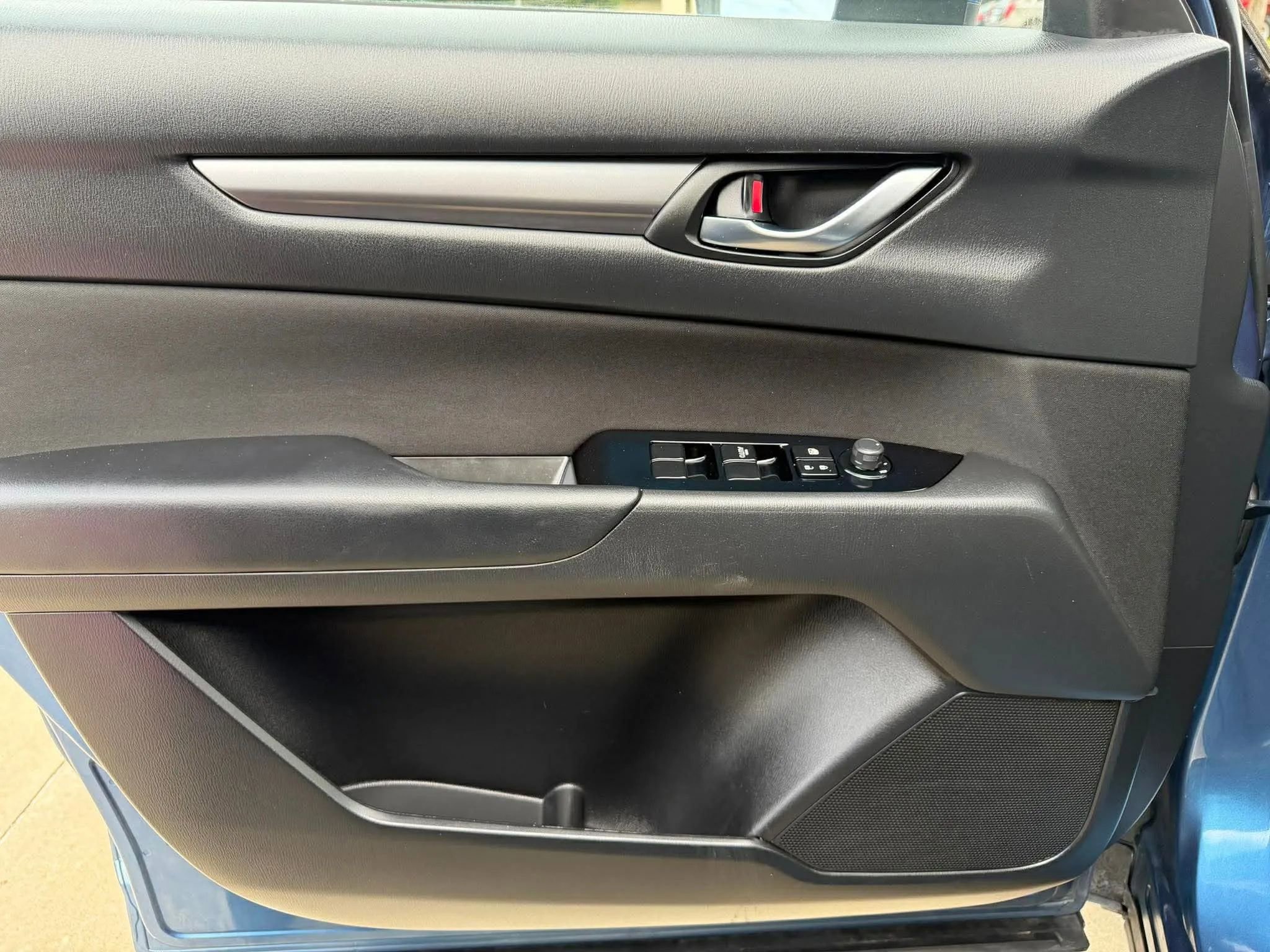 Used 2017 MAZDA CX-5 Sport FWD image 12