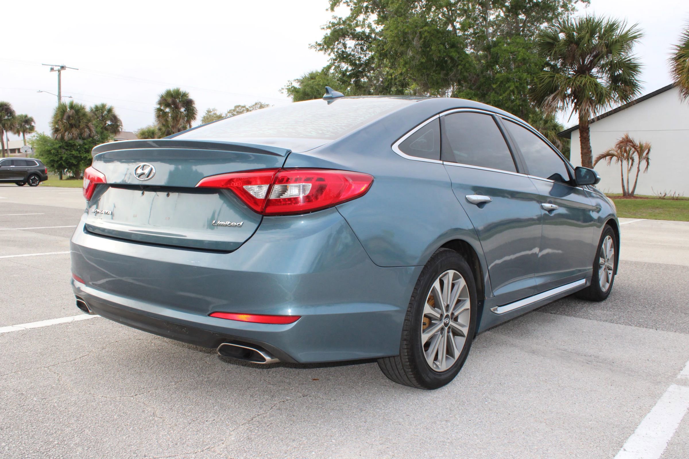 Used 2017 Hyundai Sonata Limited FWD image 25