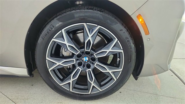 Used 2025 BMW i7 eDrive50 image 60