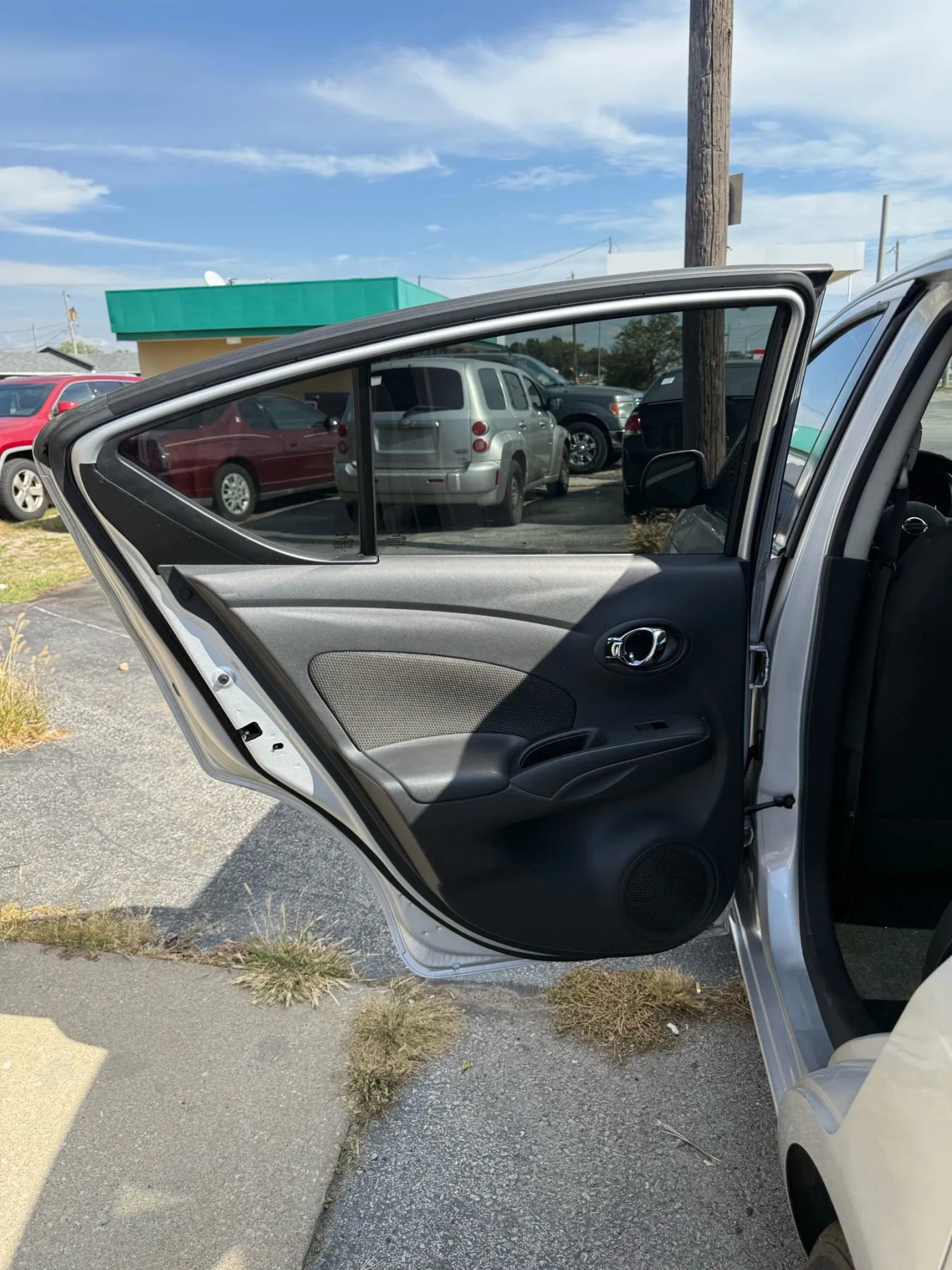 Used 2012 Nissan Versa SL image 14