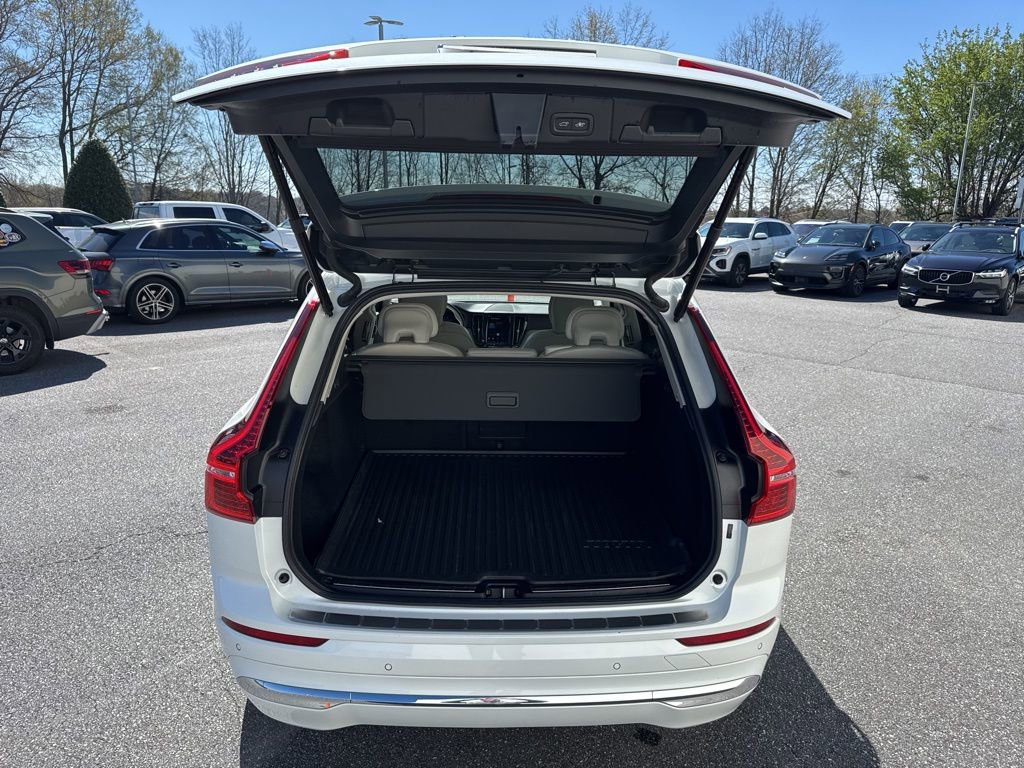 Used 2023 Volvo XC60 B5 Plus w/ Protection Package Premier image 10