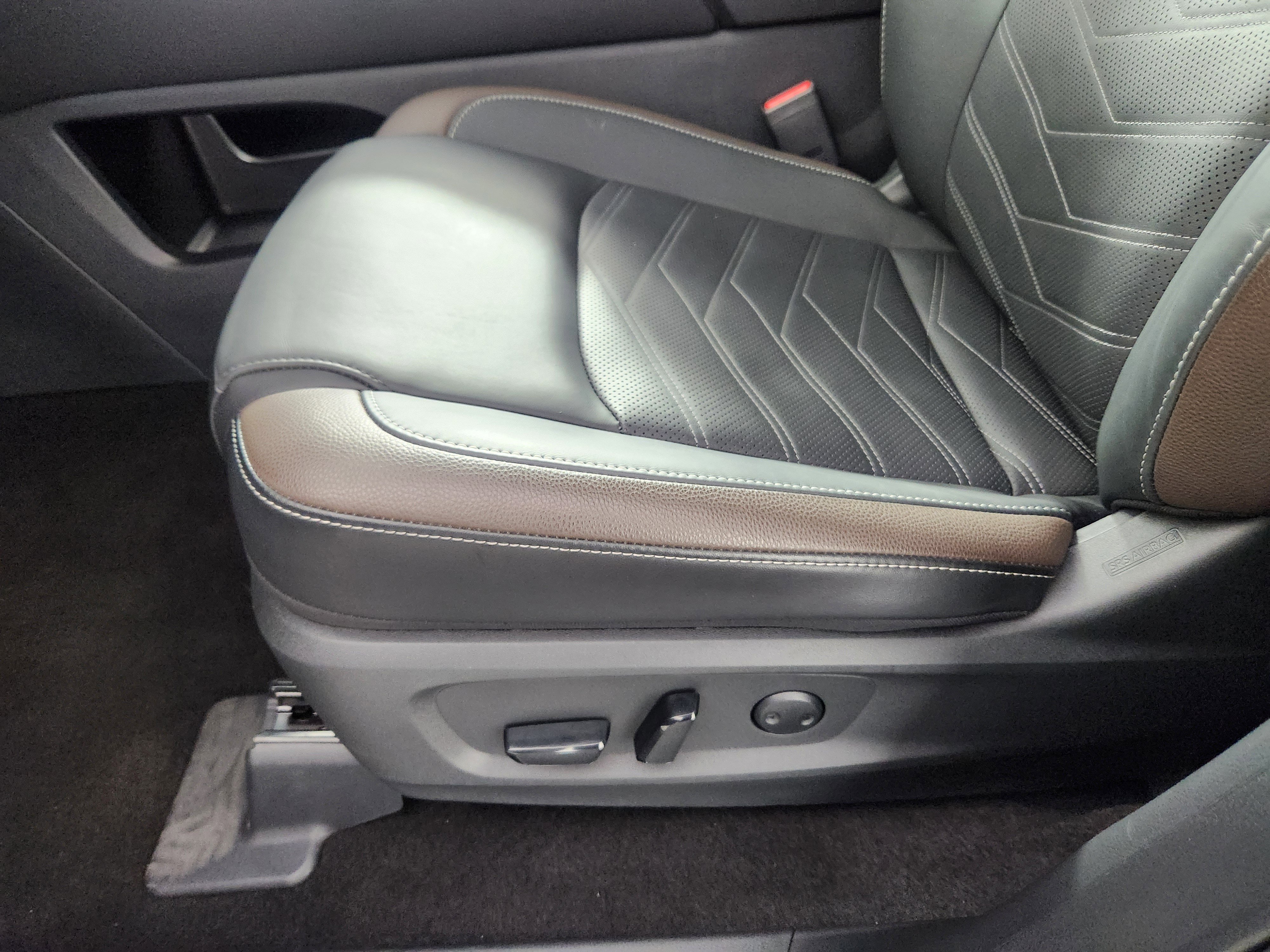 Used 2025 Nissan Pathfinder Platinum image 13