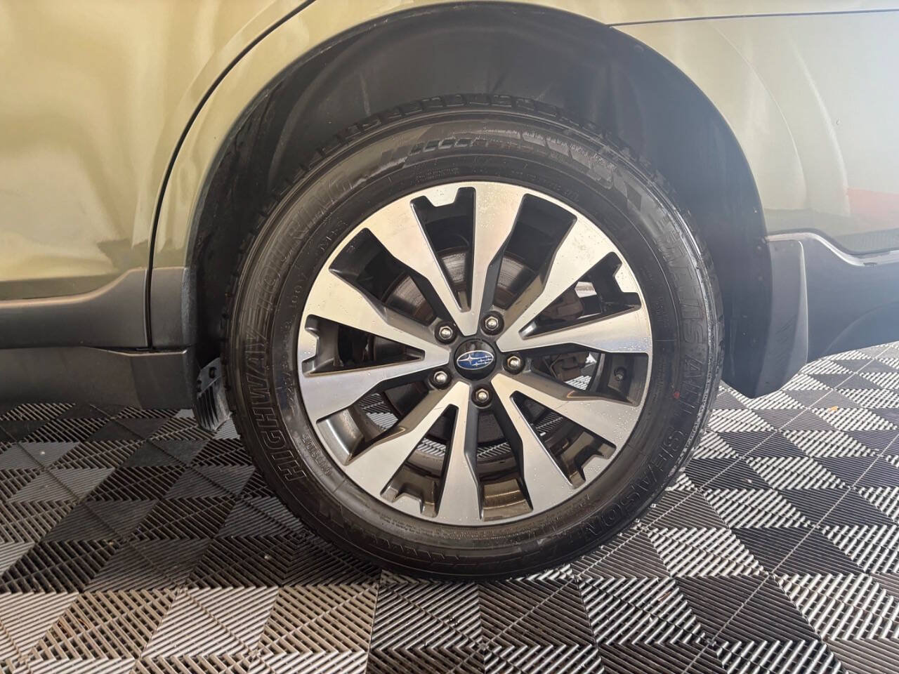 Used 2017 Subaru Outback 2.5i Limited AWD/4WD image 31