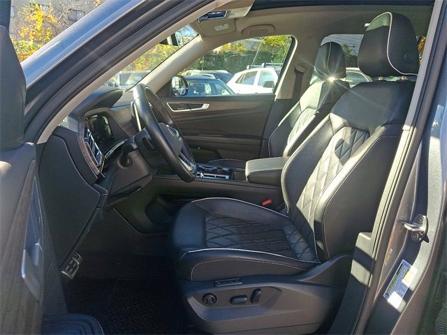 Used 2024 Volkswagen Atlas SEL Premium R-Line image 15