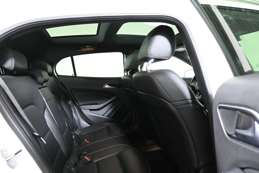 Used 2020 Mercedes-Benz GLA 250 4MATIC image 26