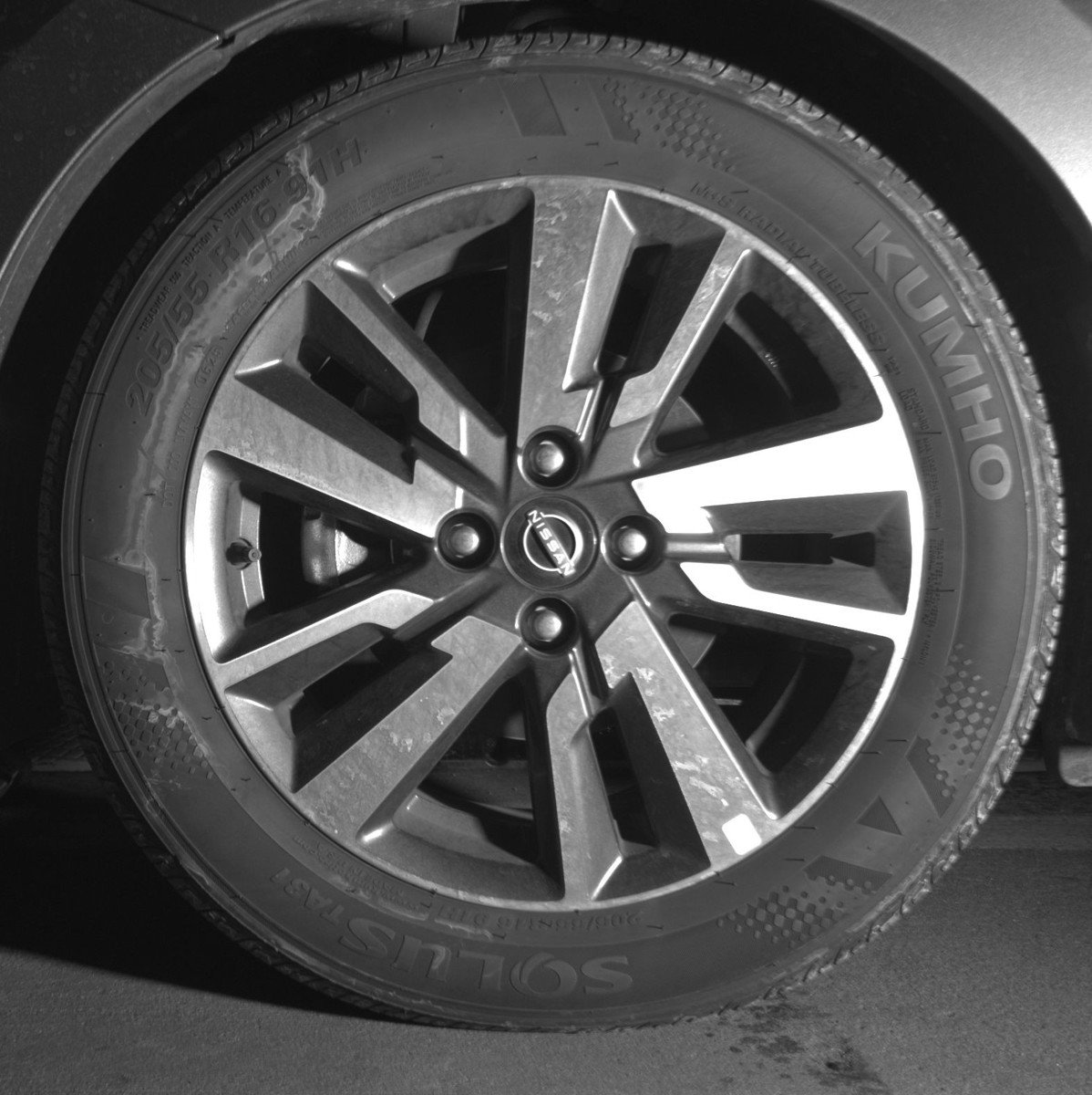 Used 2025 Nissan Versa SV image 12