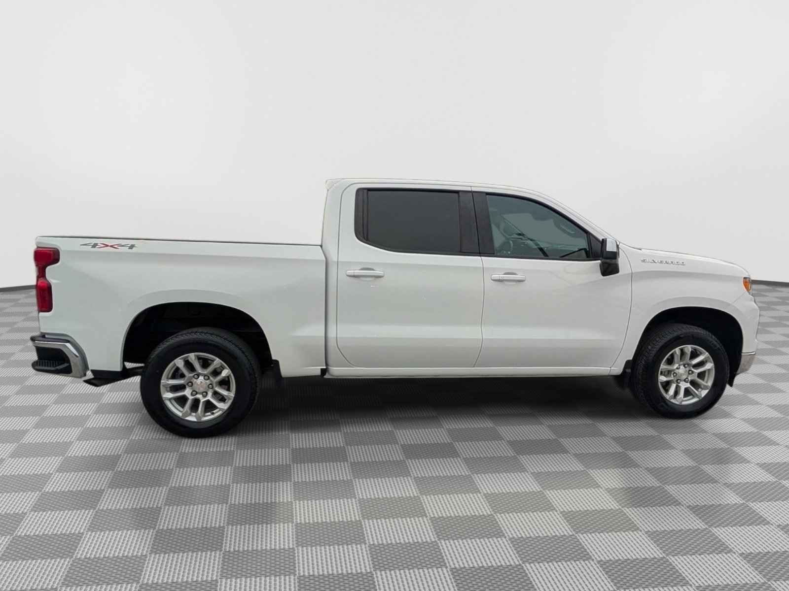 Used 2023 Chevrolet Silverado 1500 LT AWD/4WD image 6