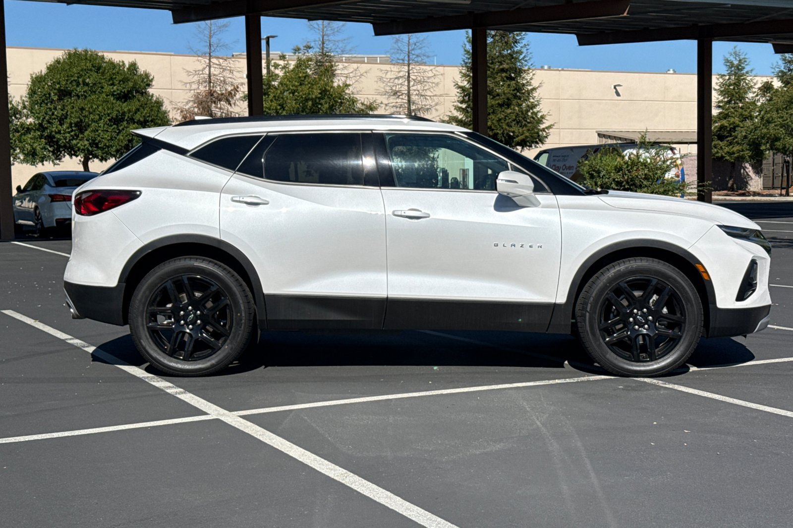 Used 2021 Chevrolet Blazer LT w/ Sound & Technology Package FWD image 10