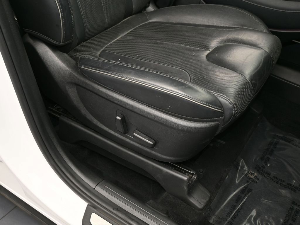 Used 2021 Hyundai Palisade Limited w/ Winter Package image 54