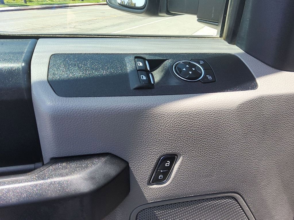 Used 2019 Ford F550 2WD Regular Cab Super Duty image 6