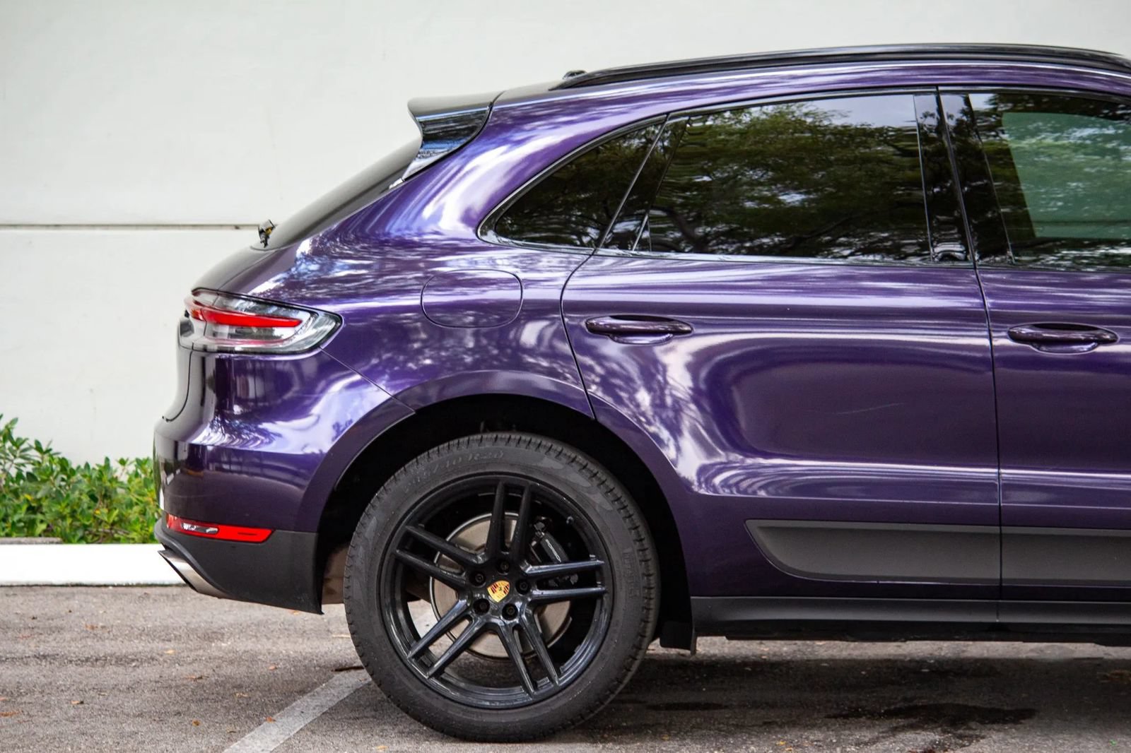 Used 2021 Porsche Macan w/ Premium Package Plus AWD/4WD image 17