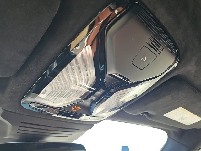 Used 2024 BMW X7 xDrive40i w/ Executive Package image 31