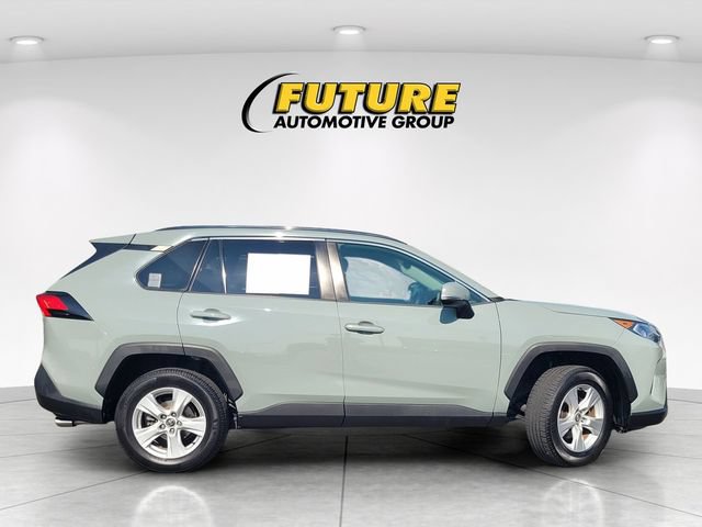 Used 2021 Toyota RAV4 XLE w/ XLE Grade Weather Package FWD image 3